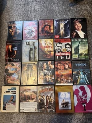 DVD Movie Lot 18 Titles Titanic Dirty Dancing X-Men Zombieland