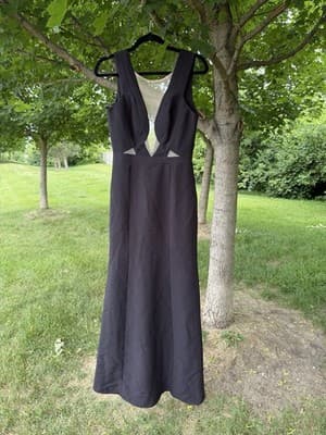 BCBGMAXAZRIA Black Mesh Plunge Sleeveless Maxi Gown Dress Size 6 NWT - Thumbnail 2
