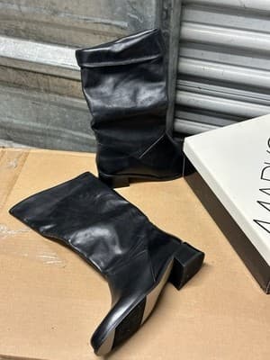 Markon Women’s Black Leather Ankle Boots Size 6 Slouch Low Heel - Thumbnail 3
