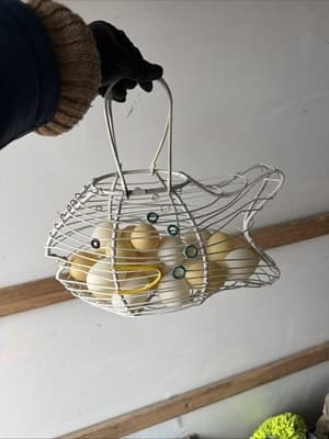 Iron Art Eggs Storage Basket Chicken Shaped Egg Holder Household Vegetables