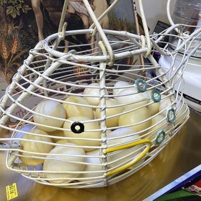Iron Art Eggs Storage Basket Chicken Shaped Egg Holder Household Vegetables - Thumbnail 5