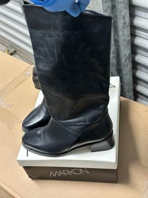 Markon Women’s Black Leather Ankle Boots Size 6 Slouch Low Heel - Thumbnail 2