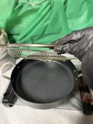 Nonstick Deep Frying Pan w/ Wire Basket Insert ~10” Skillet - Thumbnail 2