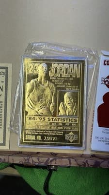 Michael Jordan Diamond Stars 23KT Gold Sculptured Trading Card – Upper Deck - Thumbnail 9