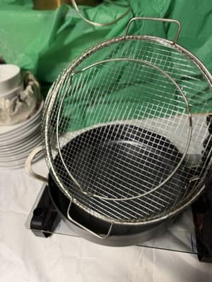 Nonstick Deep Frying Pan w/ Wire Basket Insert ~10” Skillet - Thumbnail 4