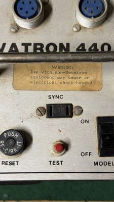 Vintage Novatron 440 Plus studio flash power pack with two flash heads. - Thumbnail 6