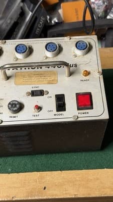 Vintage Novatron 440 Plus studio flash power pack with two flash heads. - Thumbnail 7