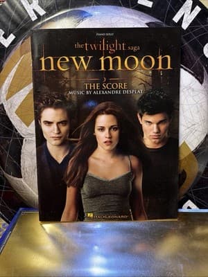 Hal Leonard Twilight: New Moon - For Easy Piano Solo