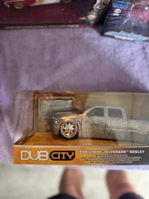 Jada Toys Dub City 1999 Chevy Silverado Dooley 1:24 Diecast Truck NIB - Thumbnail 2