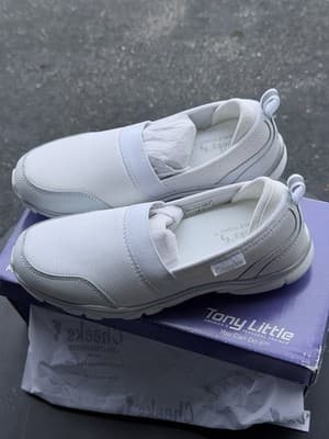 Tony Little Cheeks Lightweight Shoes Women’s Size 6 White New