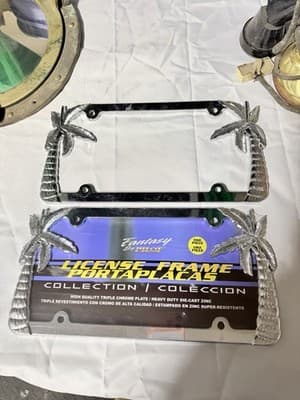Fantasy by Pilot Palm Tree License Plate Frame – Chrome Die-Cast Zinc - Thumbnail 2