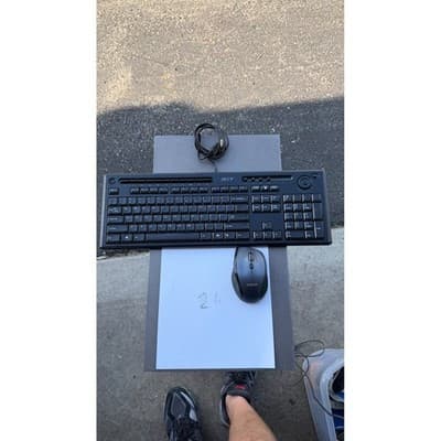 Acer Wired Multimedia Keyboard with Volume Dial and Logitech Wireless Mouse Bund - Thumbnail 4