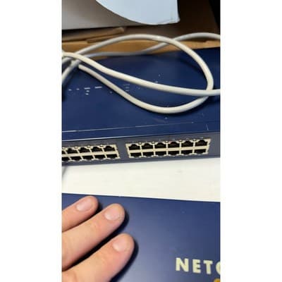 Netgear Networking Bundle JGS524 24 Port Switch GS108 8 Port Switch DS108 Hub - Thumbnail 6