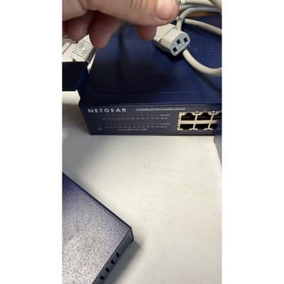 Netgear Networking Bundle JGS524 24 Port Switch GS108 8 Port Switch DS108 Hub - Thumbnail 4