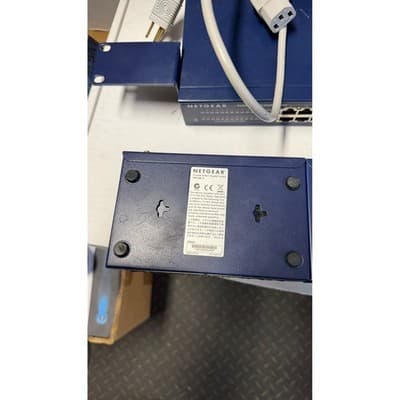 Netgear Networking Bundle JGS524 24 Port Switch GS108 8 Port Switch DS108 Hub - Thumbnail 8