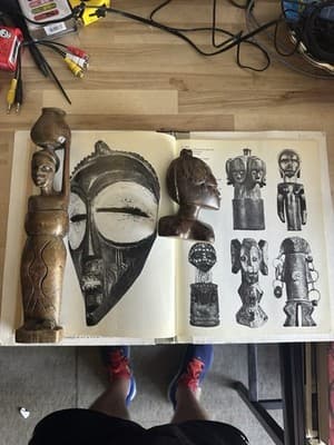 Pair of African Tribal Hand-Carved Wooden Figurines + Art Book –Vintage Folk Art - Thumbnail 2