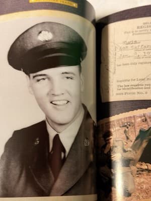 Elvis Presley Official Collector’s Edition Vol. 3 His Personal Scrapbook - Thumbnail 4
