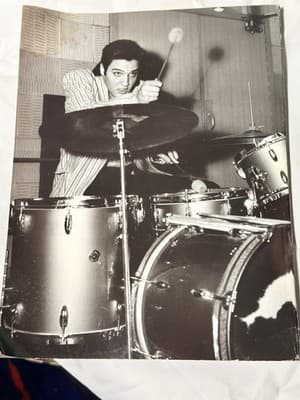 Elvis Presley Official Collector’s Edition Vol. 3 His Personal Scrapbook - Thumbnail 3