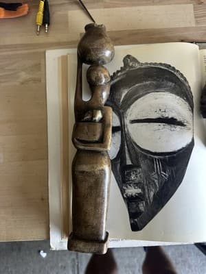 Pair of African Tribal Hand-Carved Wooden Figurines + Art Book –Vintage Folk Art - Thumbnail 7