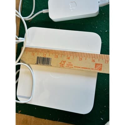 Apple AirPort Extreme Base Station A1354 Dual-Band Wi-Fi Router White 4th Gen - Thumbnail 6