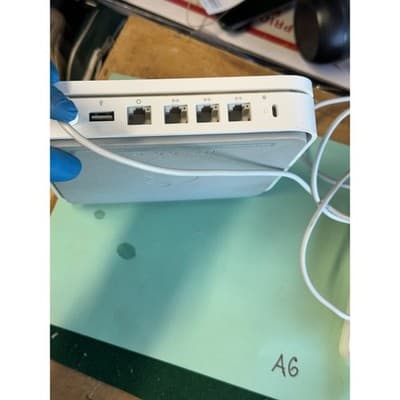 Apple AirPort Extreme Base Station A1354 Dual-Band Wi-Fi Router White 4th Gen - Thumbnail 10