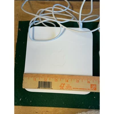 Apple AirPort Extreme Base Station A1354 Dual-Band Wi-Fi Router White 4th Gen - Thumbnail 5