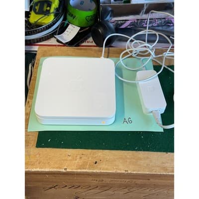 Apple AirPort Extreme Base Station A1354 Dual-Band Wi-Fi Router White 4th Gen - Thumbnail 9