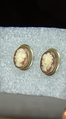 Vintage Cameo Style Stud Earrings Silver Tone Oval Lady Portrait - Thumbnail 3