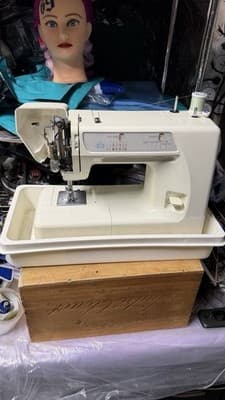 SEARS Kenmore 385.12912 Sewing Machine w/ Case & Manual No Pedal No Power Cord - Thumbnail 2