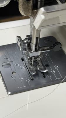 SEARS Kenmore 385.12912 Sewing Machine w/ Case & Manual No Pedal No Power Cord - Thumbnail 15
