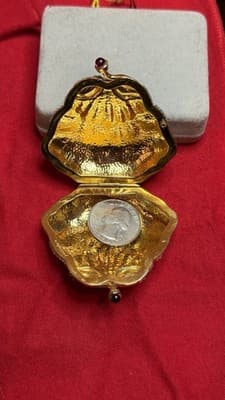 Judith Leiber Pill Trinket box Strawberry Fruit Swarovski Crystal Gold Vintage - Thumbnail 9