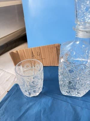 Studio Crystal Decanter 3 Glasses Stopper Whiskey Bar Set - Thumbnail 4