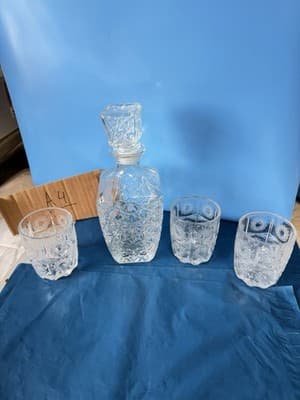 Studio Crystal Decanter 3 Glasses Stopper Whiskey Bar Set