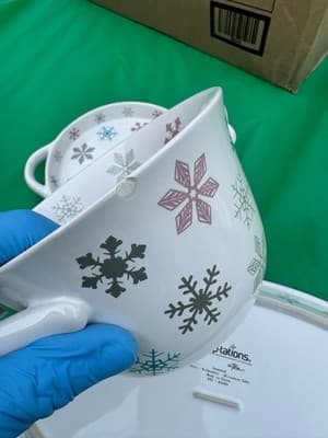 Temp-tations Snowflake 6pc Set 2 Bowls w/ Saucers & 2 Oval Platters Christmas - Thumbnail 5
