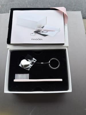 Pandora Jewelry Cleaning Brush Keychain Heart Charm Box Set - Thumbnail 2