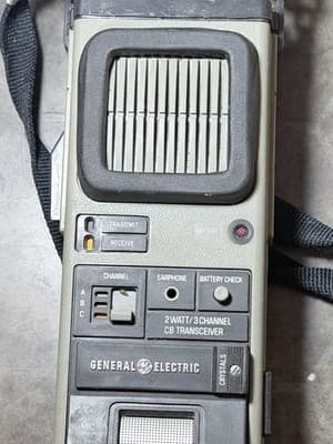Vintage General Electric 3 Channel CB Transceiver GE Model 3-5979C - Thumbnail 2