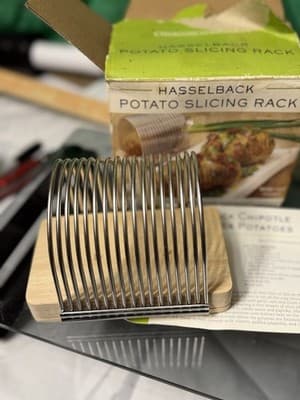 Charcoal Companion Hasselback potato Slicing Cutting rack & Recipe Card 7421 - Thumbnail 3