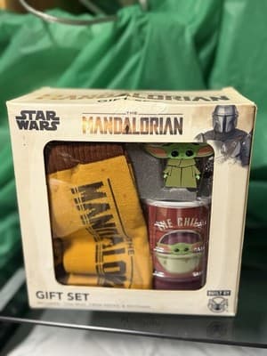 Star Wars The Mandalorian Baby Yoda Gift Set Mug Keychain & Socks The Child - Thumbnail 2