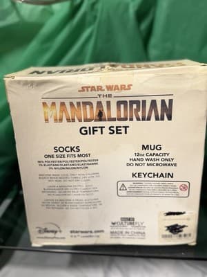 Star Wars The Mandalorian Baby Yoda Gift Set Mug Keychain & Socks The Child - Thumbnail 5