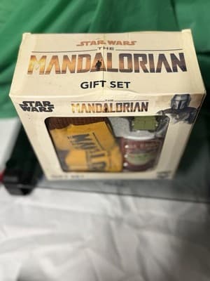 Star Wars The Mandalorian Baby Yoda Gift Set Mug Keychain & Socks The Child - Thumbnail 3