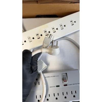 Belkin 6-Outlet Surge Protector and 7-Outlet Power Strip with Audible Alarm Lot - Thumbnail 8