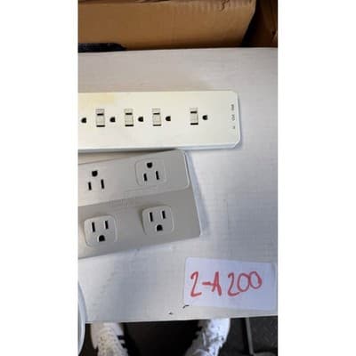 Belkin 6-Outlet Surge Protector and 7-Outlet Power Strip with Audible Alarm Lot - Thumbnail 3