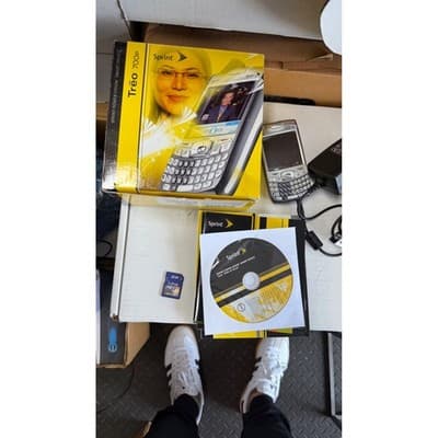 Palm Treo 700p Sprint Power Vision Smartphone PDA Silver Retro Bundle with Box - Thumbnail 2