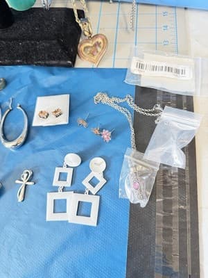 Huge Mixed Jewelry Lot Rings Sz 10 Earrings Bracelets Necklaces Pendants - Thumbnail 2