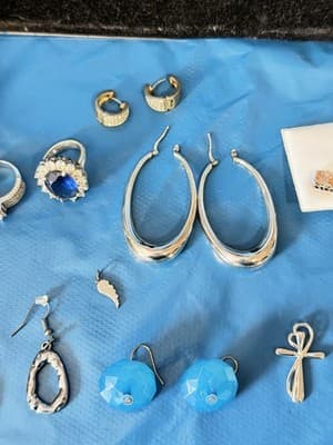 Huge Mixed Jewelry Lot Rings Sz 10 Earrings Bracelets Necklaces Pendants - Thumbnail 4