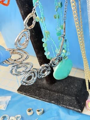 Huge Mixed Jewelry Lot Rings Sz 10 Earrings Bracelets Necklaces Pendants - Thumbnail 8