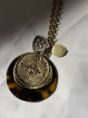 Vintage Tortoiseshell Style Pendant Necklace Compass Coin Pearl Charm Gold Tone