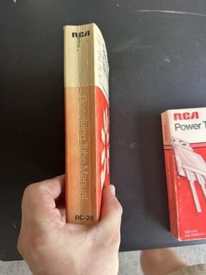 A Fantastic Collection of Original RCA Technical Books and Databooks Lot of 13 - Thumbnail 15