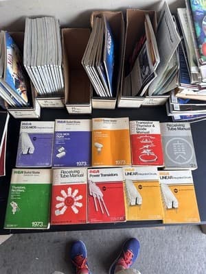 A Fantastic Collection of Original RCA Technical Books and Databooks Lot of 13 - Thumbnail 10