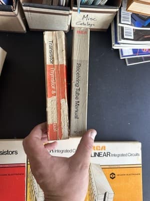 A Fantastic Collection of Original RCA Technical Books and Databooks Lot of 13 - Thumbnail 11